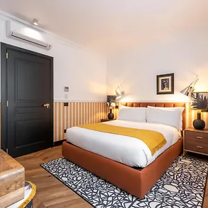  Konukevi The Couper Spiga İtalya