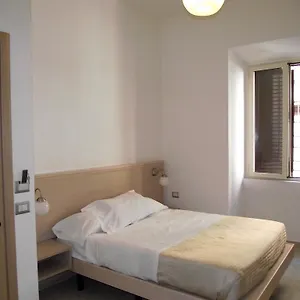 ** Konukevi Giorni A İtalya